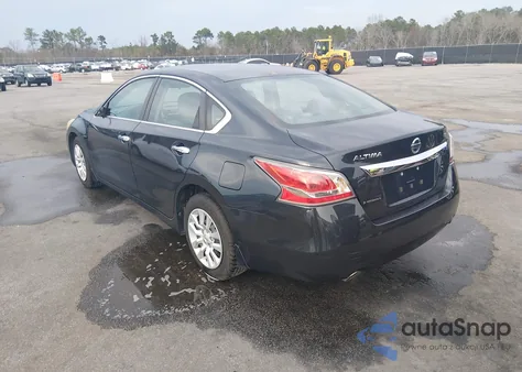 2015 Nissan Altima 2.5 S из США, поврежденный, VIN 1N4AL3AP7FC475537